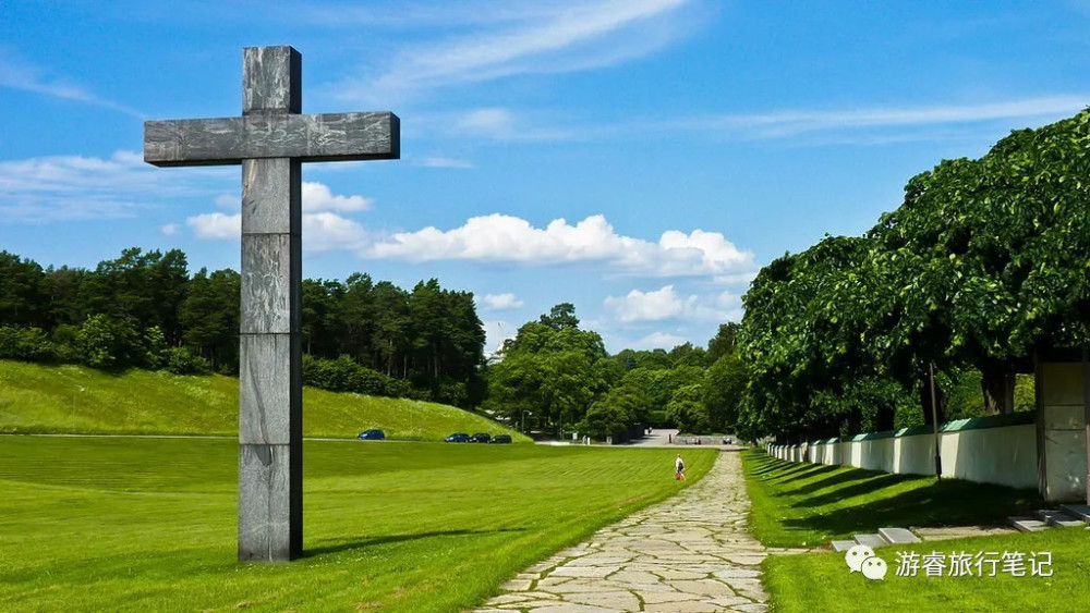 疑似反转?一文读懂中国一家三口在瑞典被丢坟