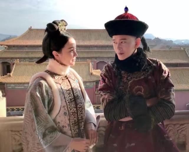 惢心剧内嫁给江太医,剧外却在微博向李玉深情告白,评论区沸腾了