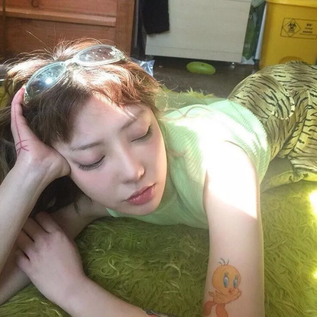 女生头像|别羡慕别人腿长腰细 你的体胖心宽别人也没有