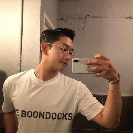 韩星具荷拉施暴再反转,男方宣称没动手,女方全