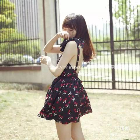 【巧搭配】大<em>屁股女生</em>这样穿裙_订阅_腾讯网