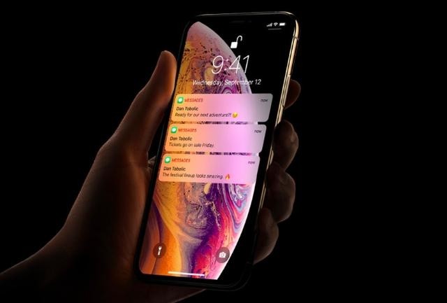 iPhone XS max成史上最重 手机真的是越大越好