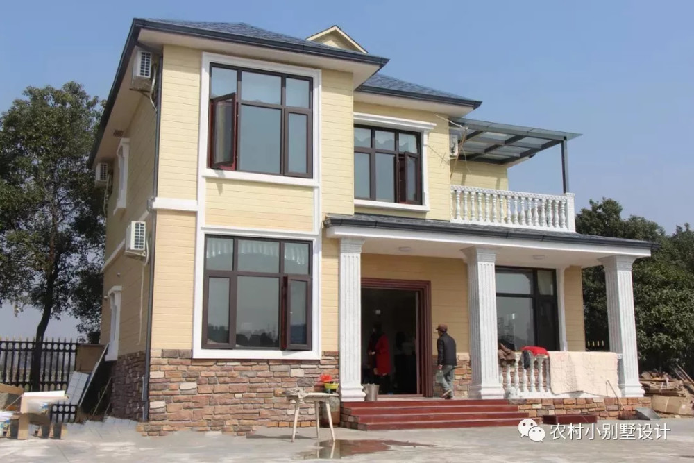 带走廊设计的二层别墅户型:建房尺寸是12×11.8米,砖混结构建造.