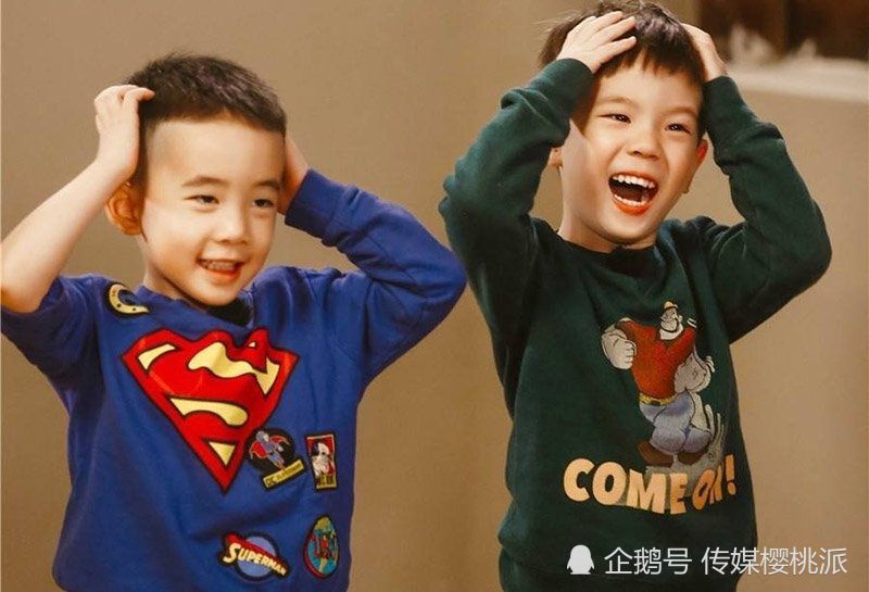 岳云鹏和女儿如复制，宋小宝女儿像金铭，谐星们的宝宝出人意料