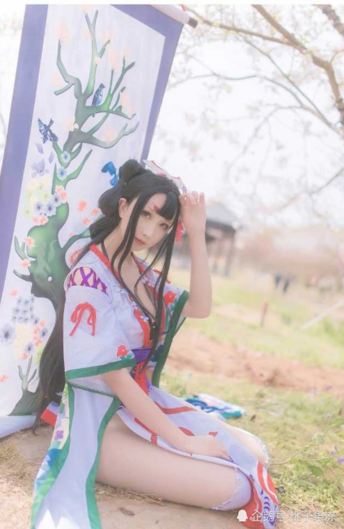 cos:妩媚小姐姐发福利,带你看花鸟卷的故事,错过了便