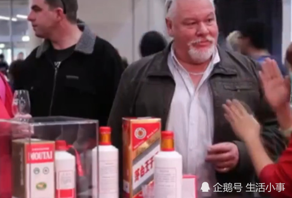 日本免税店茅台酒420元一瓶,遭中国人抢购,网