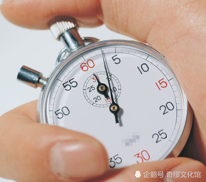 一寸光阴一寸金出自唐诗,你既不知道上一句,也