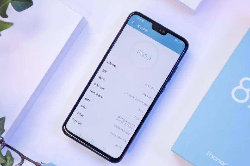 小米华为互怼,荣耀8X完胜小米8后,小米8青春完