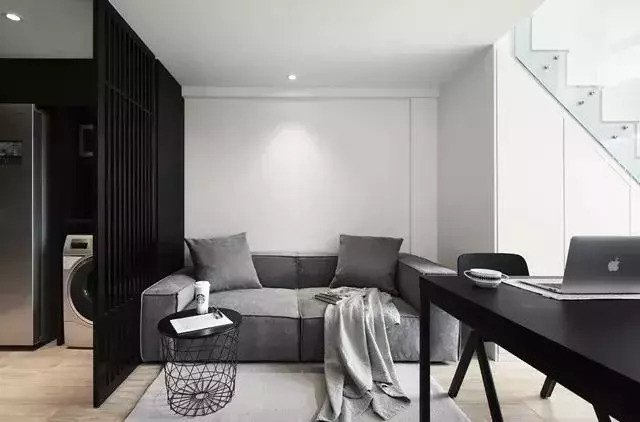48平的长条形小户型loft，二楼放了个大浴缸，太羡慕了