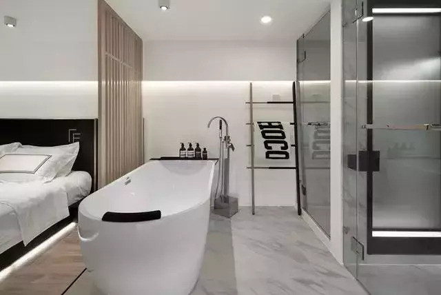 48平的长条形小户型loft，二楼放了个大浴缸，太羡慕了