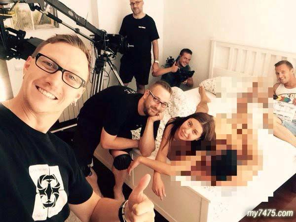 俄罗斯名校<em>女生</em>弃学拍<em>成人电影</em>_订阅_腾讯网