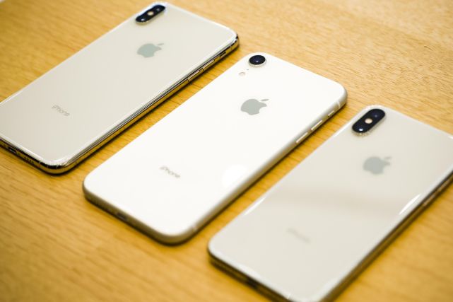 一线|iPhone XS跌破苹果官方售价 用户坐等XR