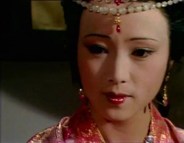 《红楼梦》里北静王水溶到贾府路祭秦氏不是重