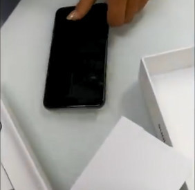 最贵苹果开卖 经销商:卖iPhone像炒股 不敢持仓