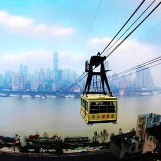 每天上班坐车往返三四个小时,女子跳槽涨薪却