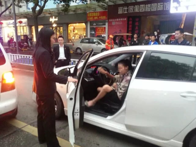 男子撞人后拒不赔偿 一边转移财产一边港澳游