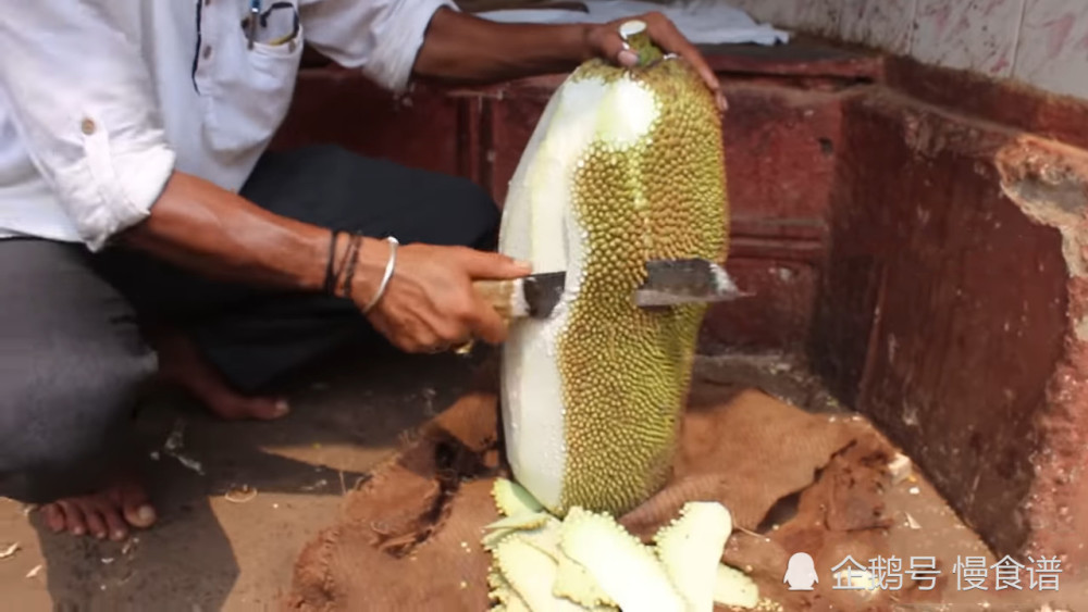 泰国旅行贪便宜买了个菠萝蜜,一不留神被砍成