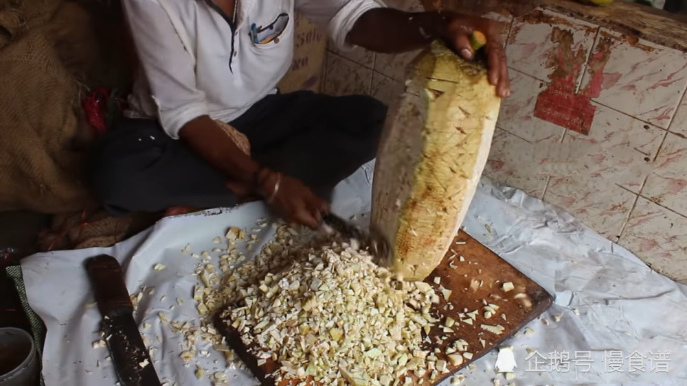 泰国旅行贪便宜买了个菠萝蜜,一不留神被砍成