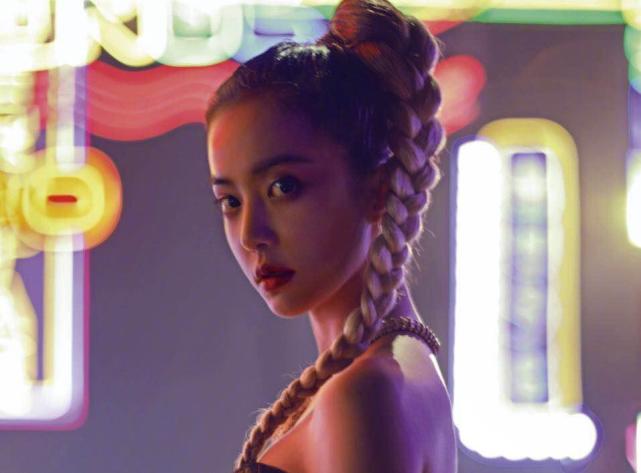 蔡依林烫了一个泡面头,网友说瞬间老了十岁