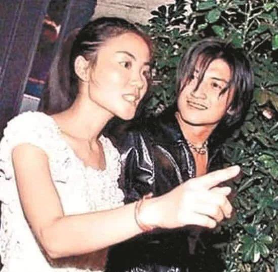 感情生变?王菲携女儿李嫣回港,谢霆锋却在北京