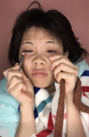 化妆术有多逆天?抖音丑女妆后变美萝莉走红,网友:聘礼已备好!
