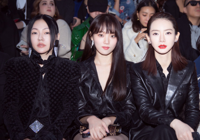 戚薇小S李圣经同框,戚薇眼妆被官方嫌弃,小S像