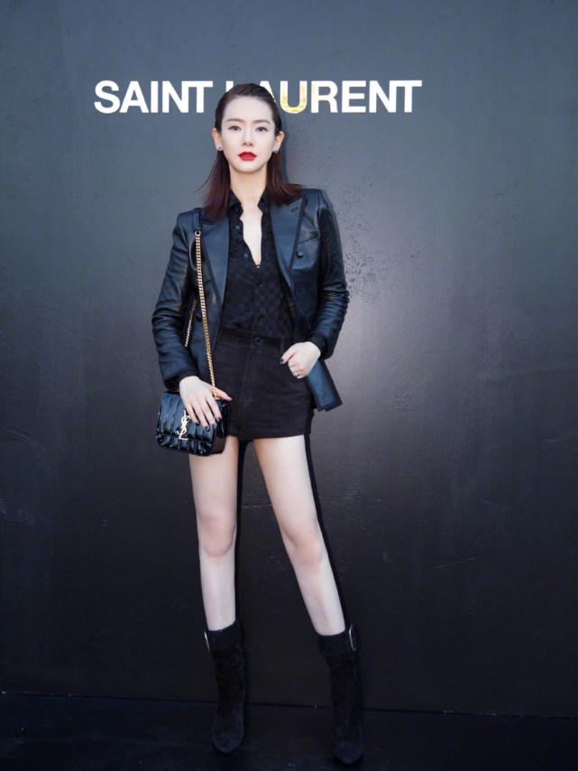 戚薇小S李圣经,时装周同款皮衣造型,光看腿都
