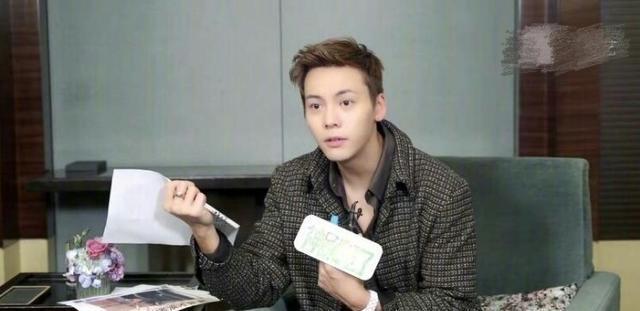 陈伟霆:有一天起来我发现自己变白了,然后我特