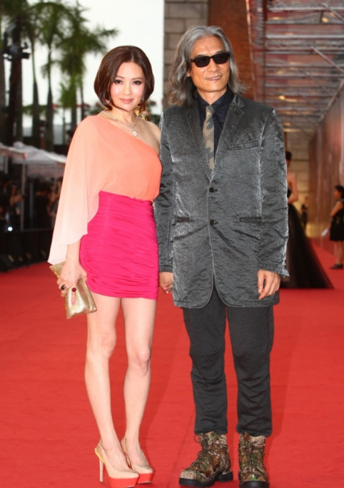 58岁潘源良与小17岁女子闪婚，好友:以为他还和李丽珍在一起