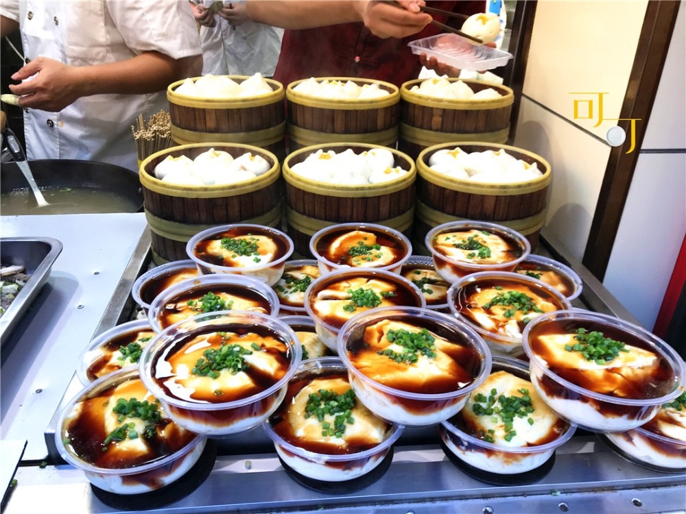 游北京王府井小吃街,看看都有啥好吃的…