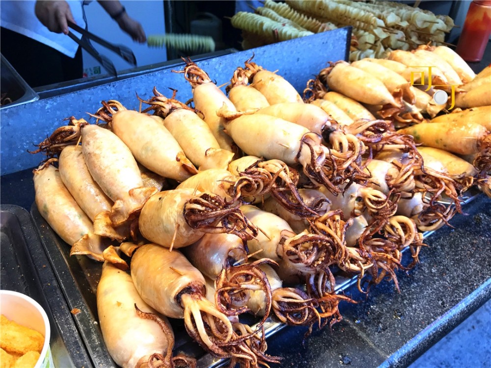 游北京王府井小吃街,看看都有啥好吃的…