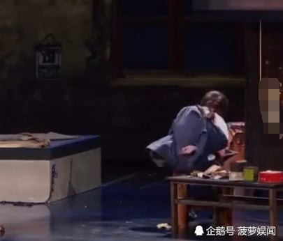 张小斐撩开喂奶,徐峥的眼神亮了,网友:咱能不