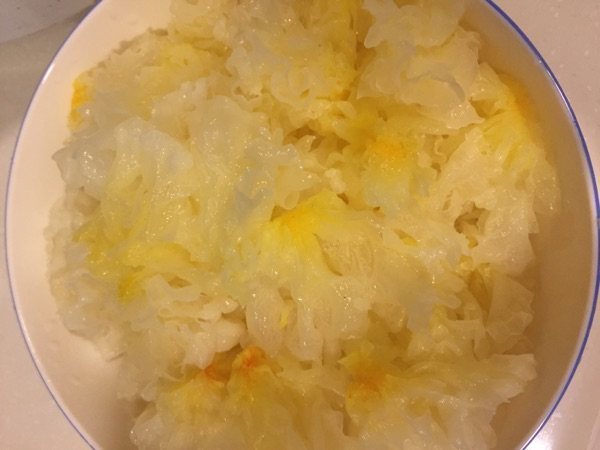 煲汤的银耳,泡发时该用热水还是冷水?多数人乱