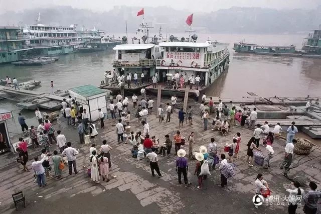 重庆绝版珍藏老照片带你重回80年代的老山城这些地方你还熟悉不