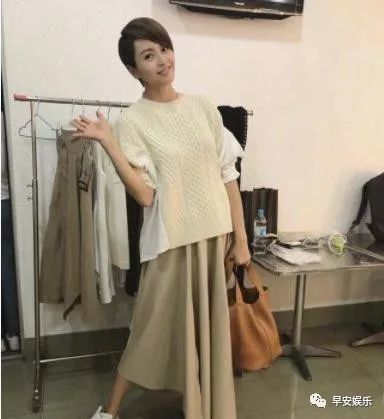 梁咏琪近照曝光,混血女儿基因无敌,西班牙丈夫