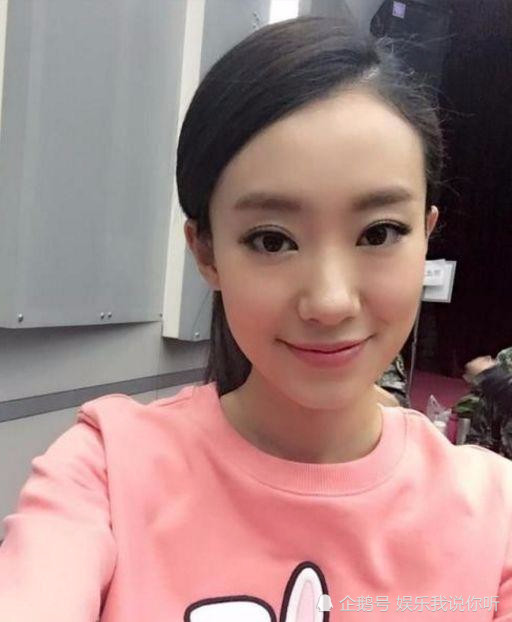 张小斐撩开喂奶,谁注意到这一细节,徐峥看了