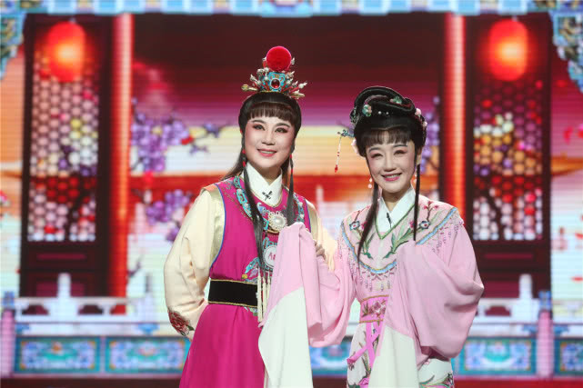 王佩瑜国庆助阵《喝彩中华》 韩雪薛佳凝跨界