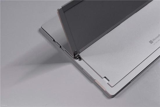 微软Surface Pro6开箱图疑似曝光:外形简洁大气