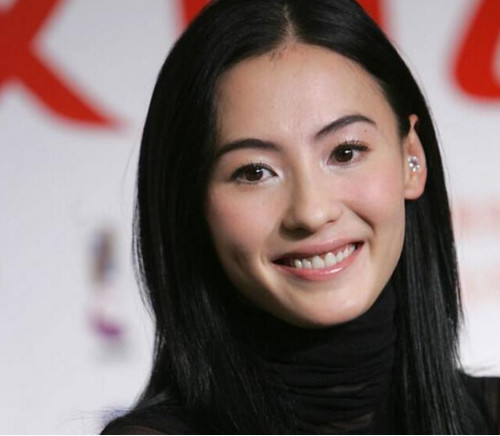 张柏芝婚期将近,颜值重回巅峰散发女人味,谢霆