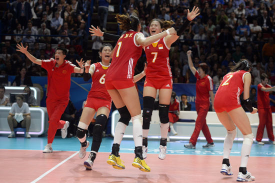 致敬2014世锦赛中国女排胜意大利 郎平被气哭半决赛回敬对手