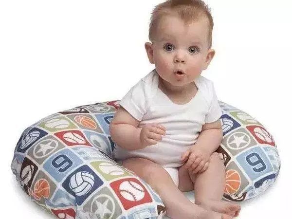 宝宝从第几个月开始会坐?正确的训练宝宝独坐