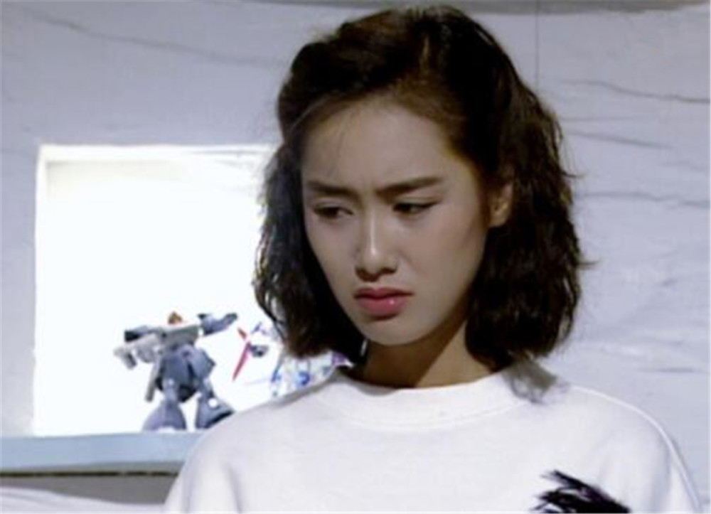 潮流是个轮回,香港女星流行过的发型,如今还是很受欢迎!