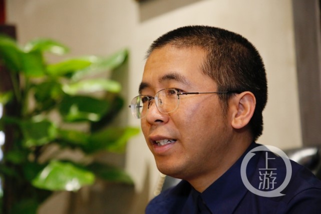 重庆诗人获鲁迅文学奖 称还想再拿一次