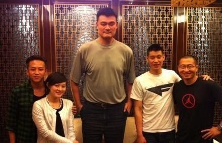 屡次挑战中国篮球的邓超 究竟有多爱这项运动？