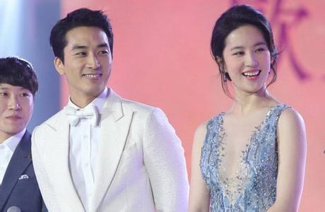 爱上刘亦菲又是一位韩国欧巴