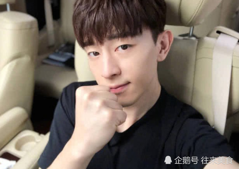 邓伦火锅店火爆开业,这一价格是亮点,网友:贫穷