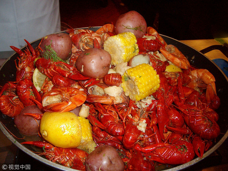 吃海鲜时,若出现这个症状,八成是过敏,别不当