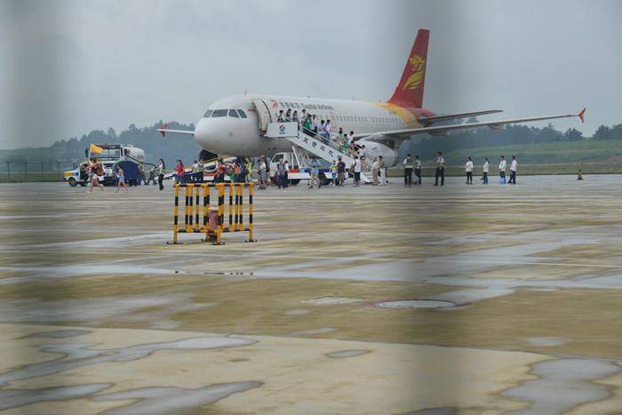 贵州最牌面的一个县城,有了火车站还不够,还