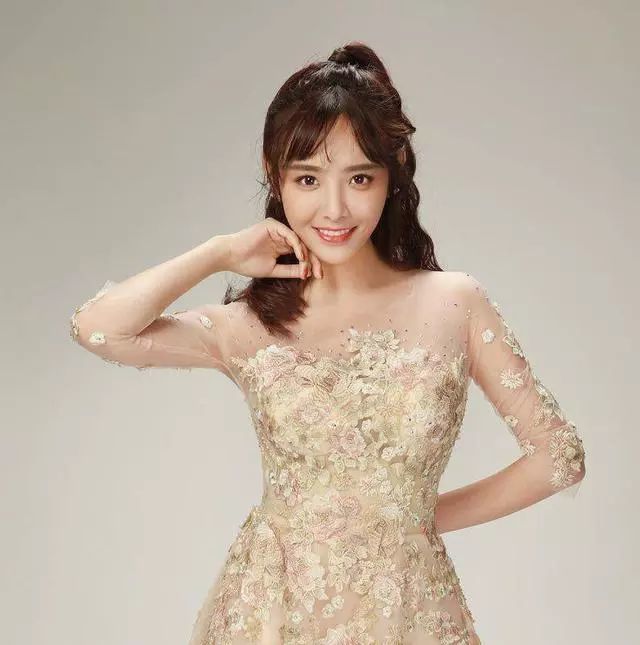 抖音新晋一姐兔子牙其实是照骗?脸也是整出来