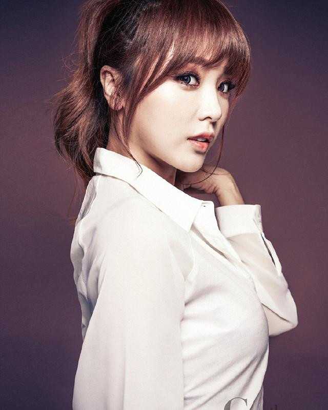 公演中2名观众受伤,韩国著名女歌手被叫停演唱遭抱怨